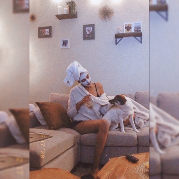 Meet your Posher, Tia! - Picture 6 of 6